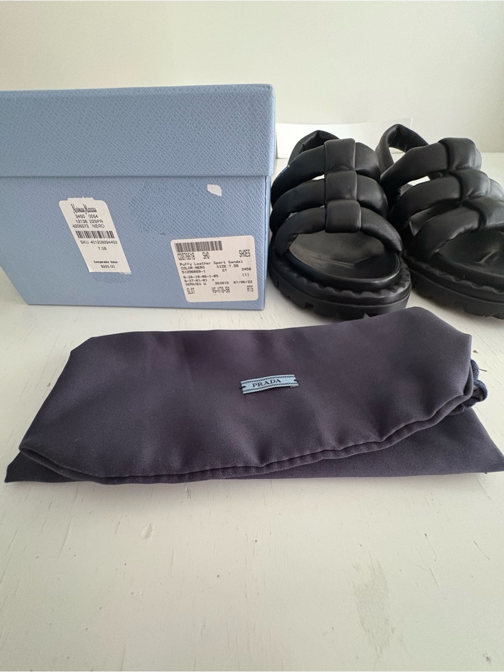 Prada Black Padded women’s puffy leather sandals size 37.5     Fits size 38 - Picture 3 of 8